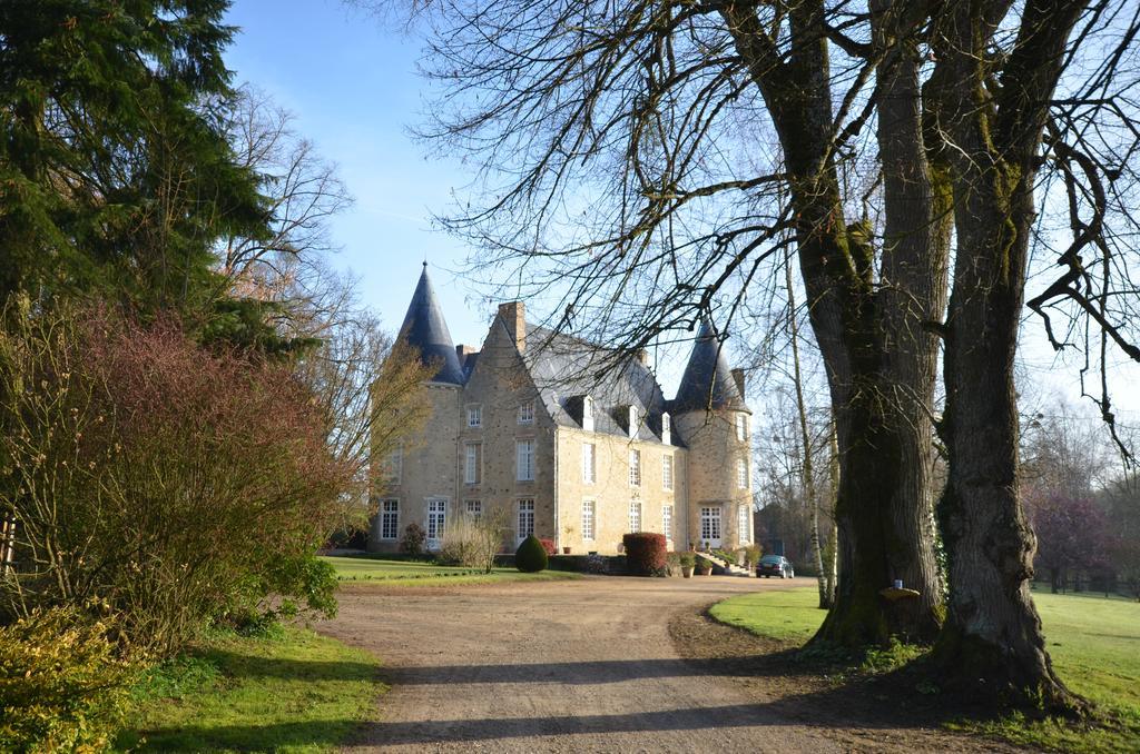 Chateau De Vaux Yvre-l'Eveque Bagian luar foto